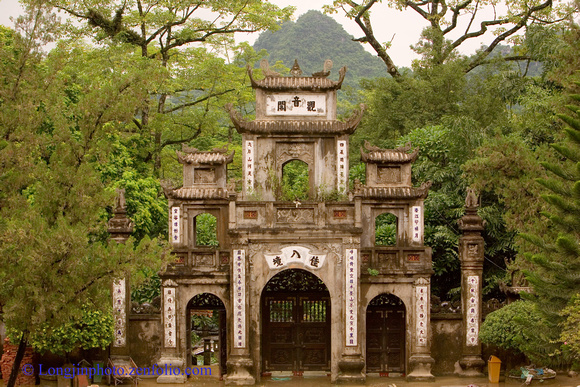 Den Trinh Temple Gate
